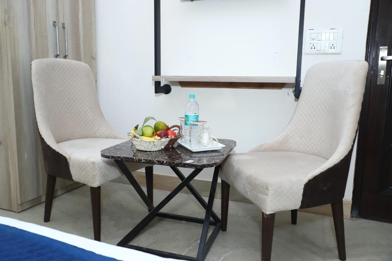 Lyf Corporate Suites - Noida Sector 19 Exterior photo