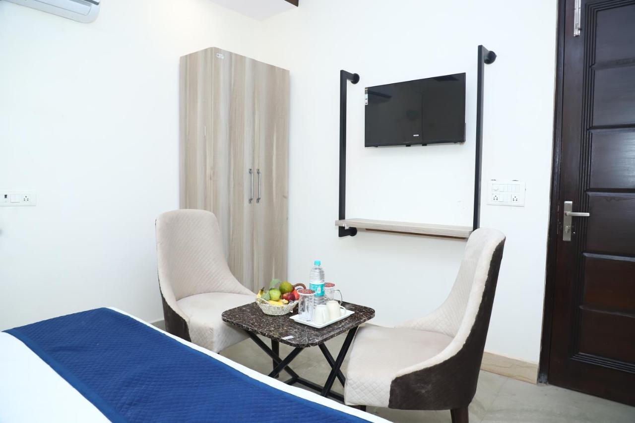 Lyf Corporate Suites - Noida Sector 19 Exterior photo